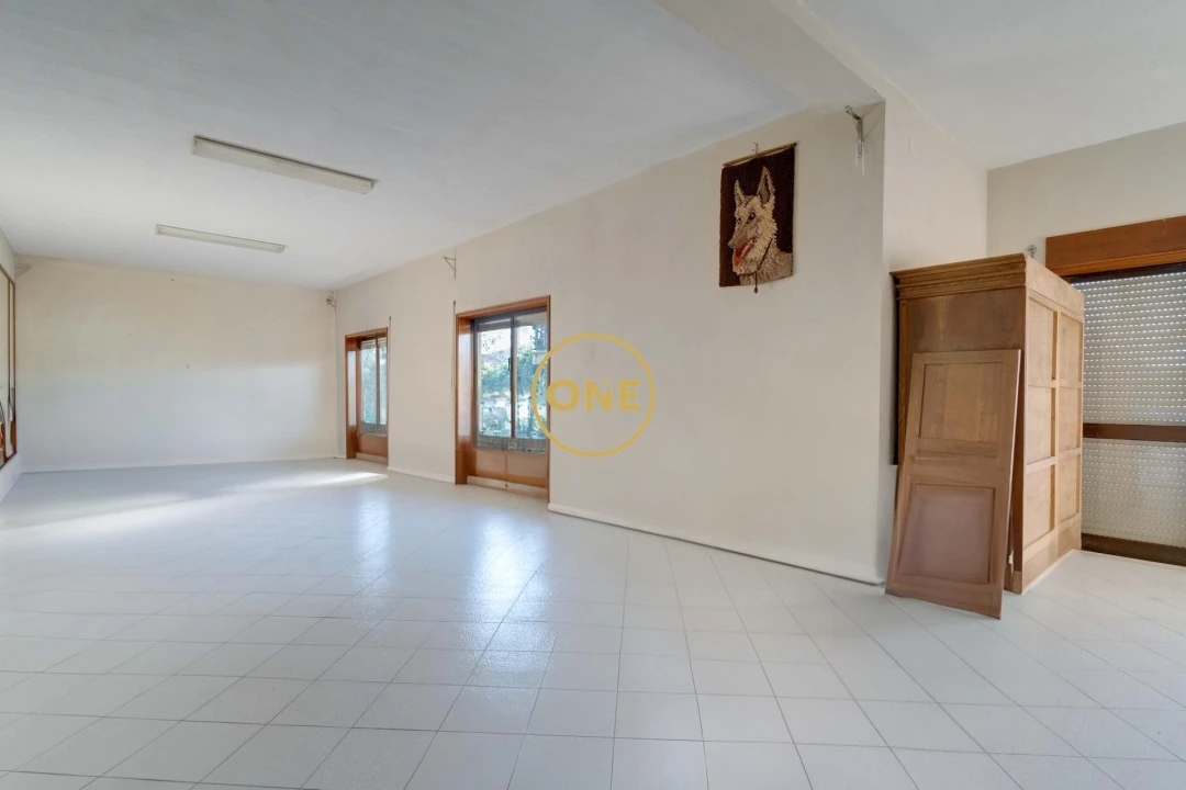 Moradia T4 para Venda em Paramos Foto 24