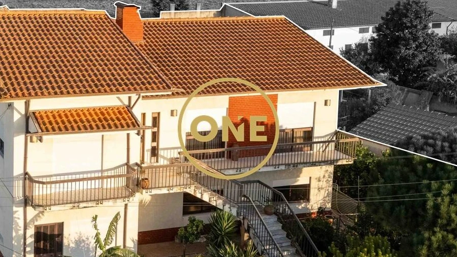 Moradia T4 para Venda em Paramos