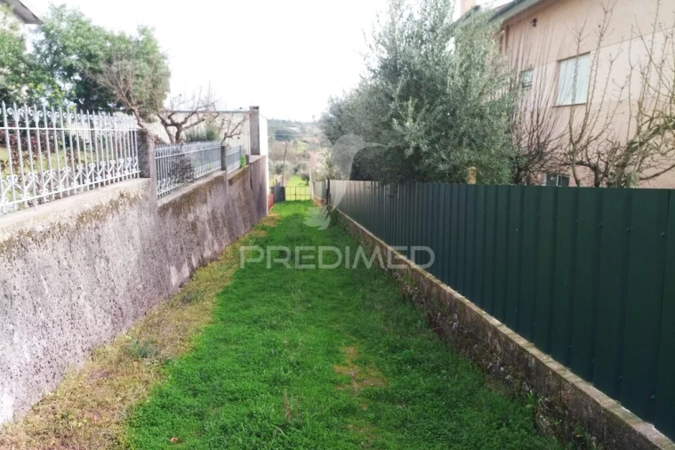 Terreno para Venda em Espinho Foto 2