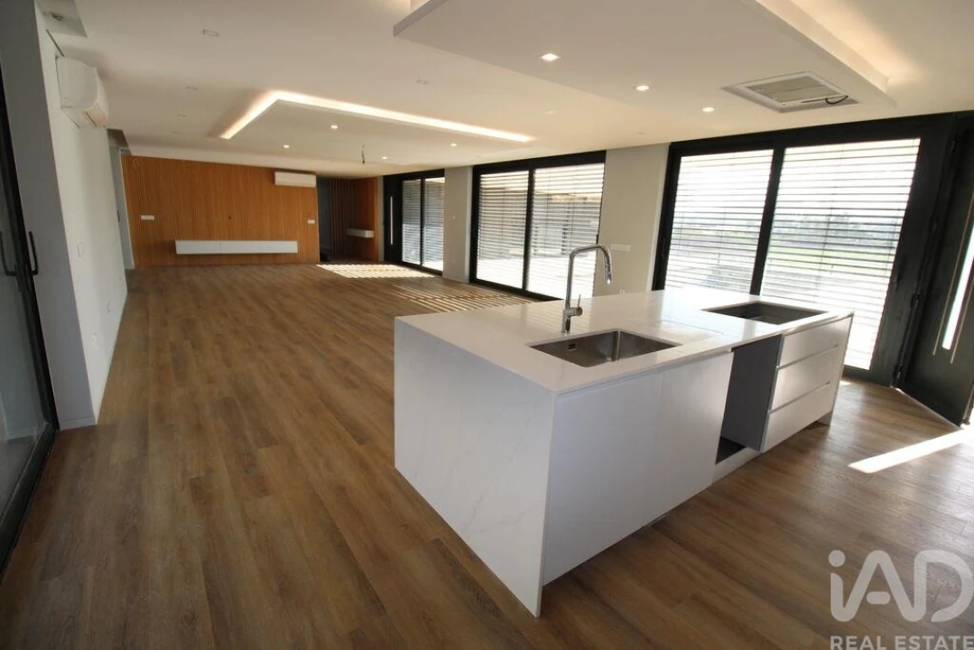 Moradia T3 para Venda em Gondifelos, Cavalões e Outiz Foto 8