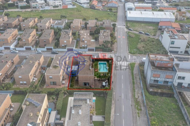 Moradia T4 para Venda em Matosinhos e Leça da Palmeira Foto 53