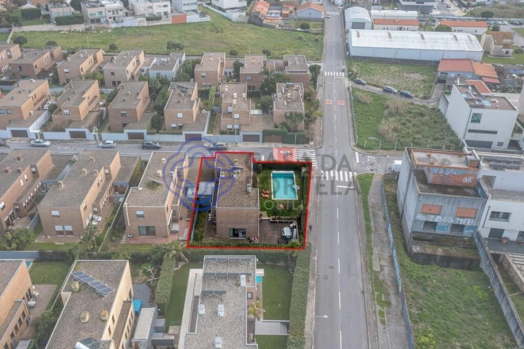 Moradia T4 para Venda em Matosinhos e Leça da Palmeira Foto 53