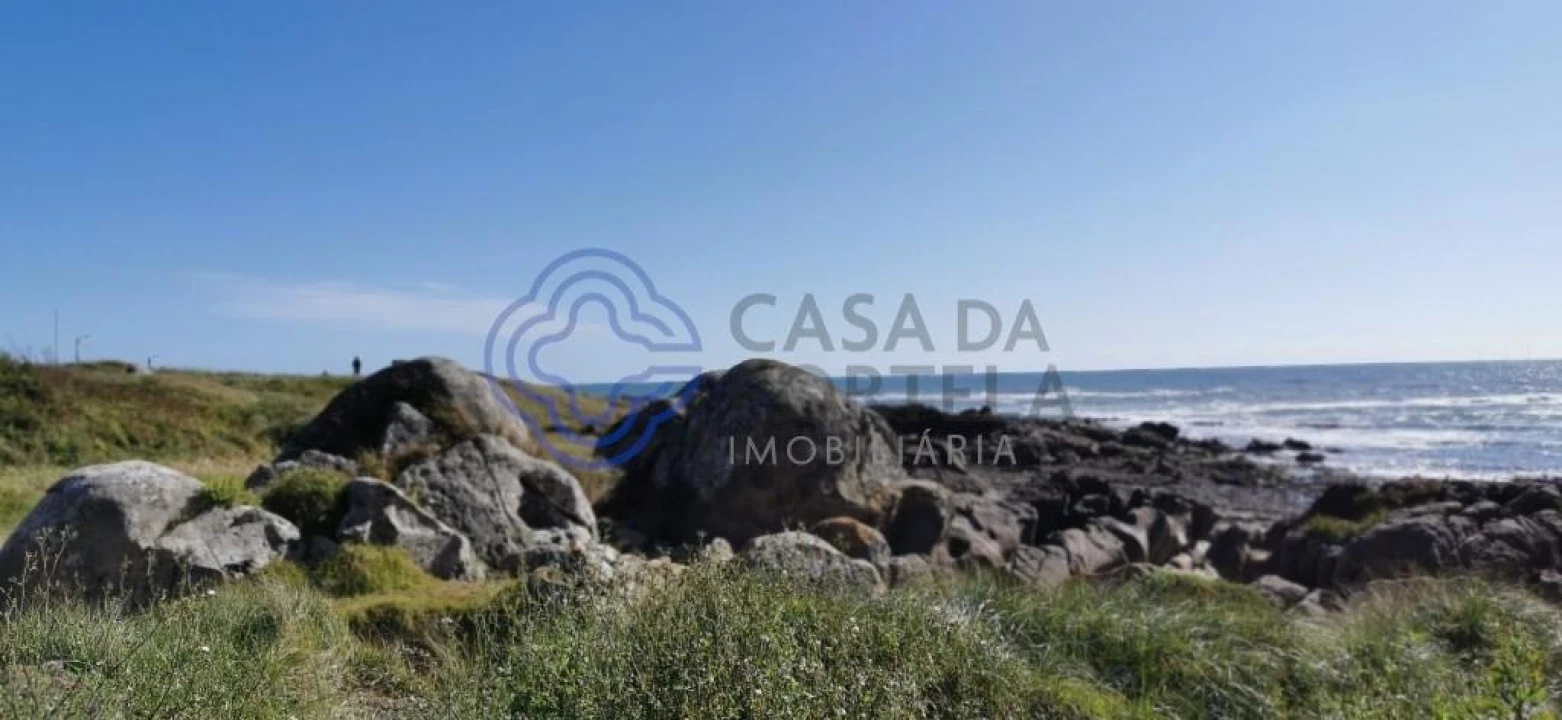 Terreno para Venda em Carreço Foto 4
