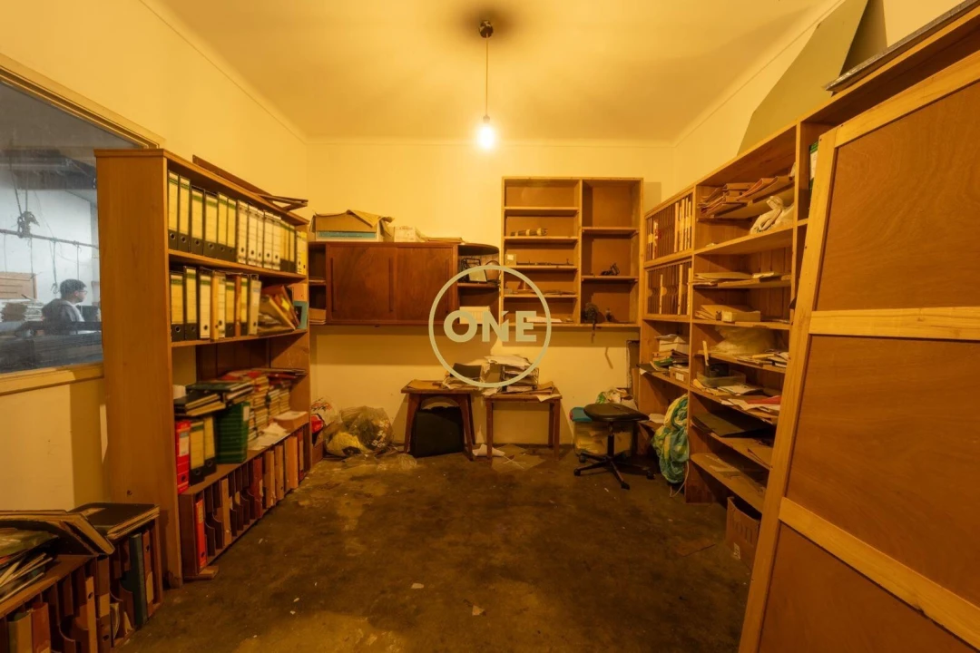 Armazém para Venda em Pico da Pedra Foto 12