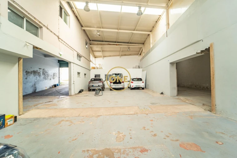 Armazém para Venda em Ponta Delgada (São José) Foto 5