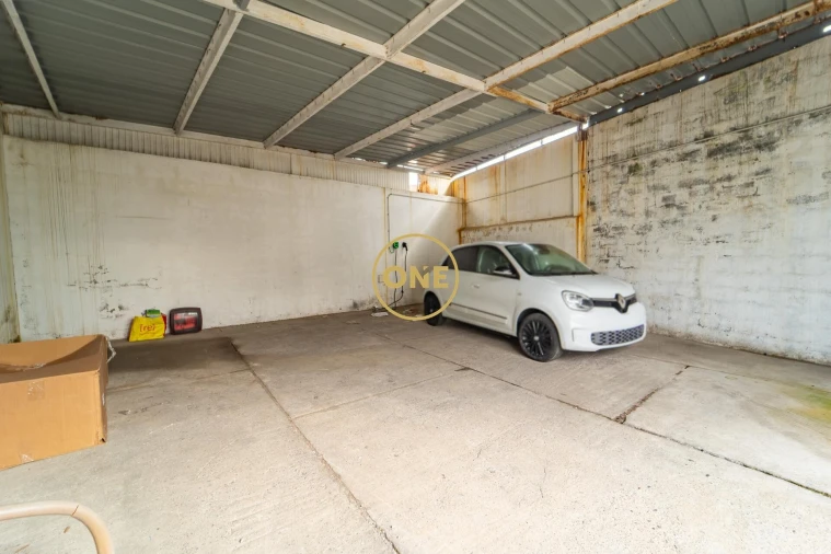 Armazém para Venda em Ponta Delgada (São José) Foto 15