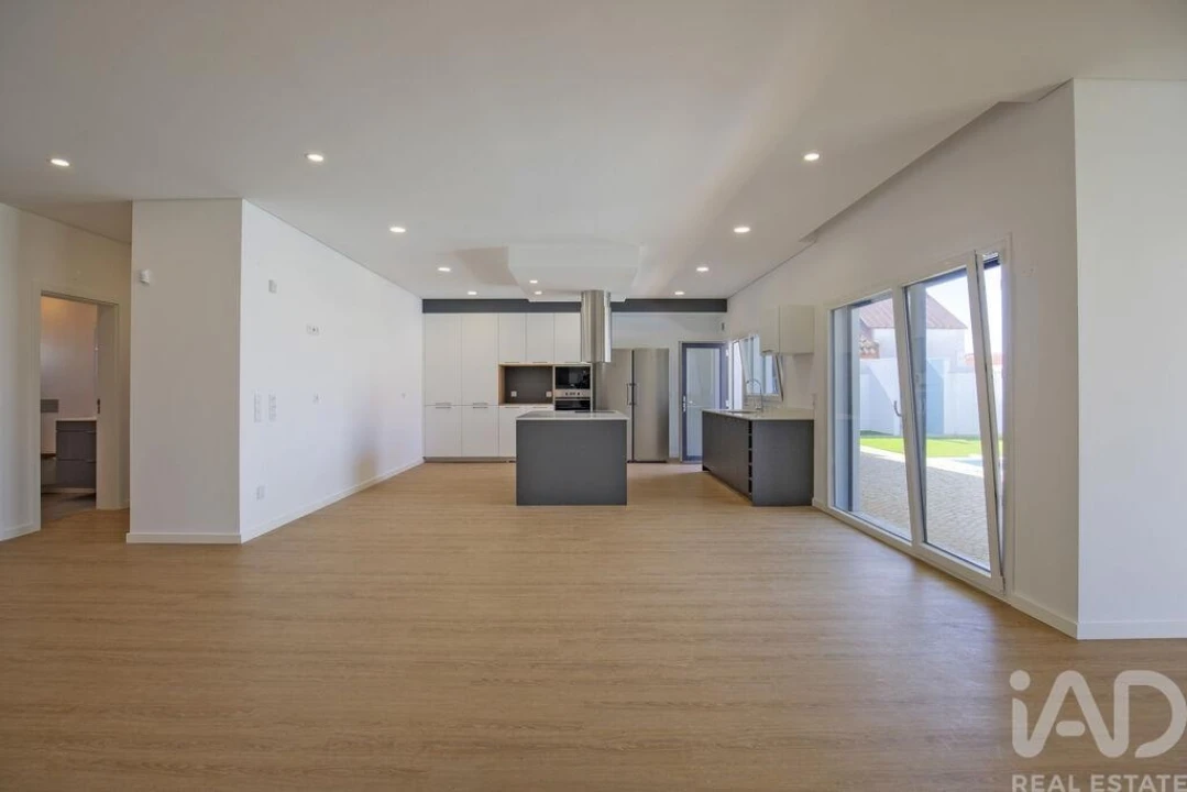 Moradia T4 para Venda em Azeitão (São Lourenço e São Simão) Foto 9