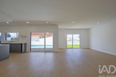 Moradia T4 para Venda em Azeitão (São Lourenço e São Simão)