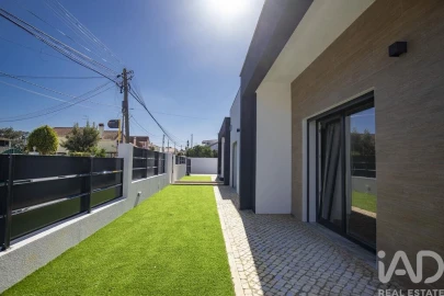 Moradia T4 para Venda em Azeitão (São Lourenço e São Simão)