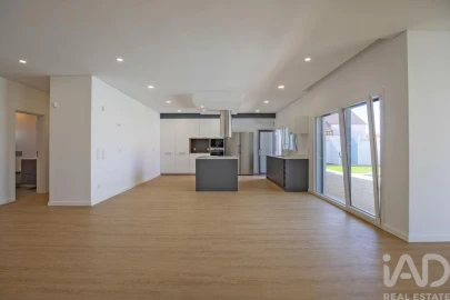 Moradia T4 para Venda em Azeitão (São Lourenço e São Simão)