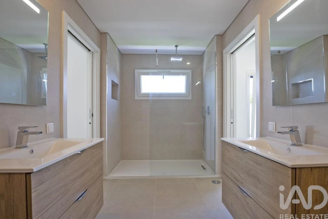 Moradia T4 para Venda em Azeitão (São Lourenço e São Simão) Foto 17