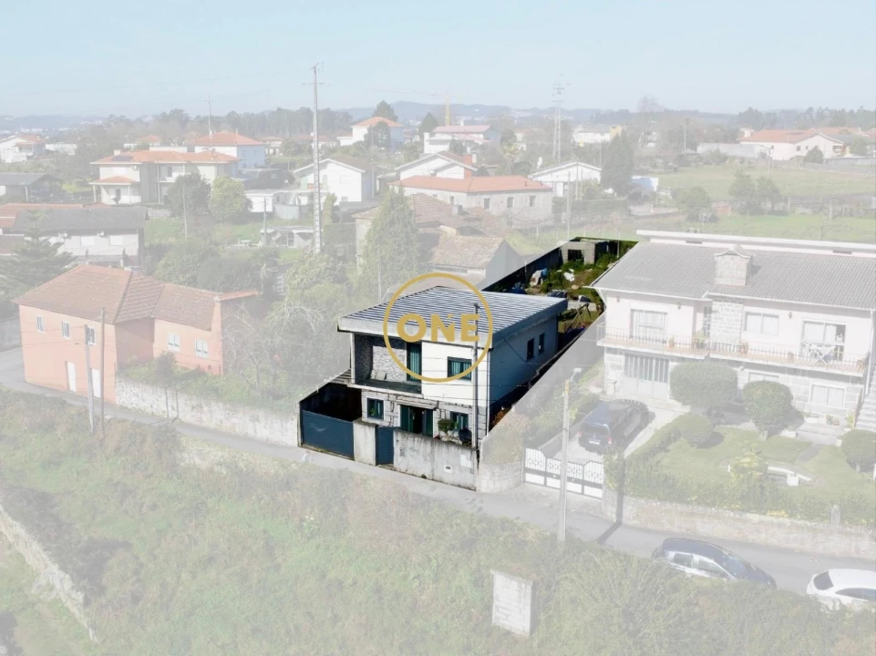 Moradia T3 para Venda em Landim Foto 1