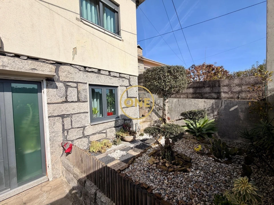 Moradia T3 para Venda em Landim Foto 4