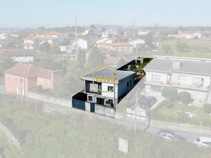 Moradia T3 para Venda em Landim Foto 1