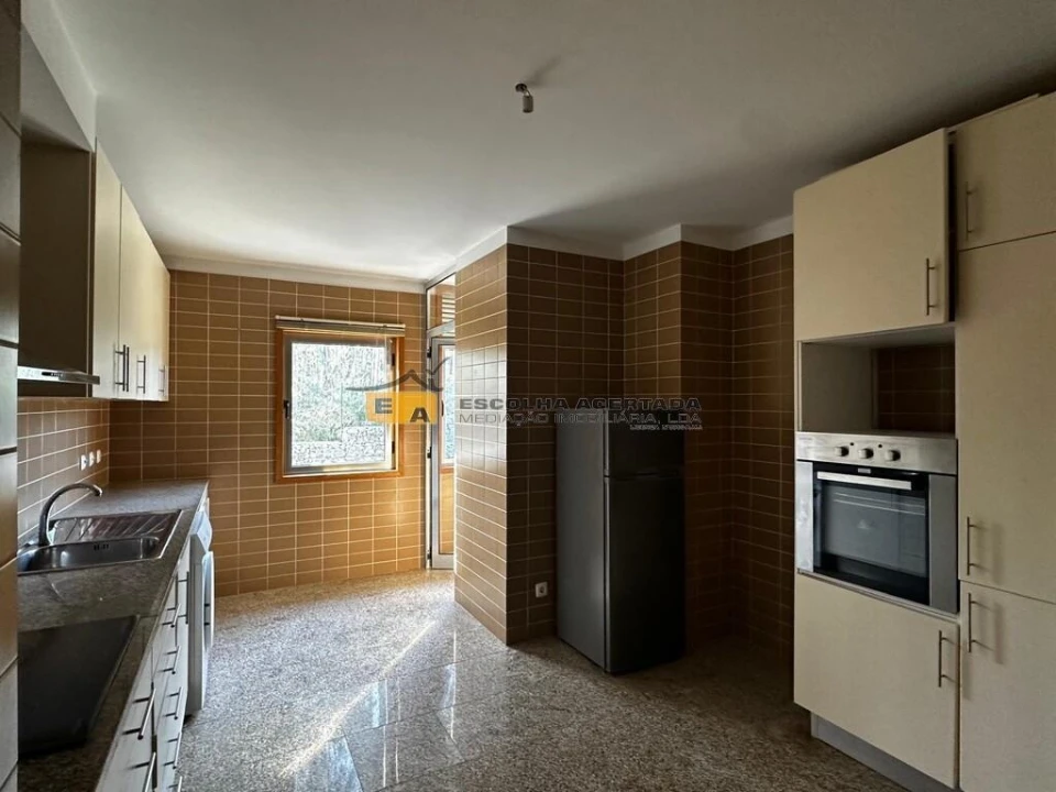 Apartamento T3 para Venda em Moreira Foto 5