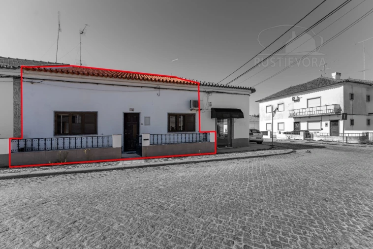 Moradia T2 para Venda em Bacelo e Senhora da Saúde Foto 3