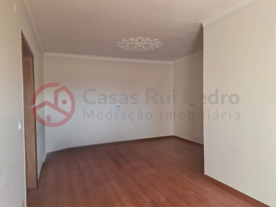 Apartamento T2 para Venda em Queluz e Belas Foto 5