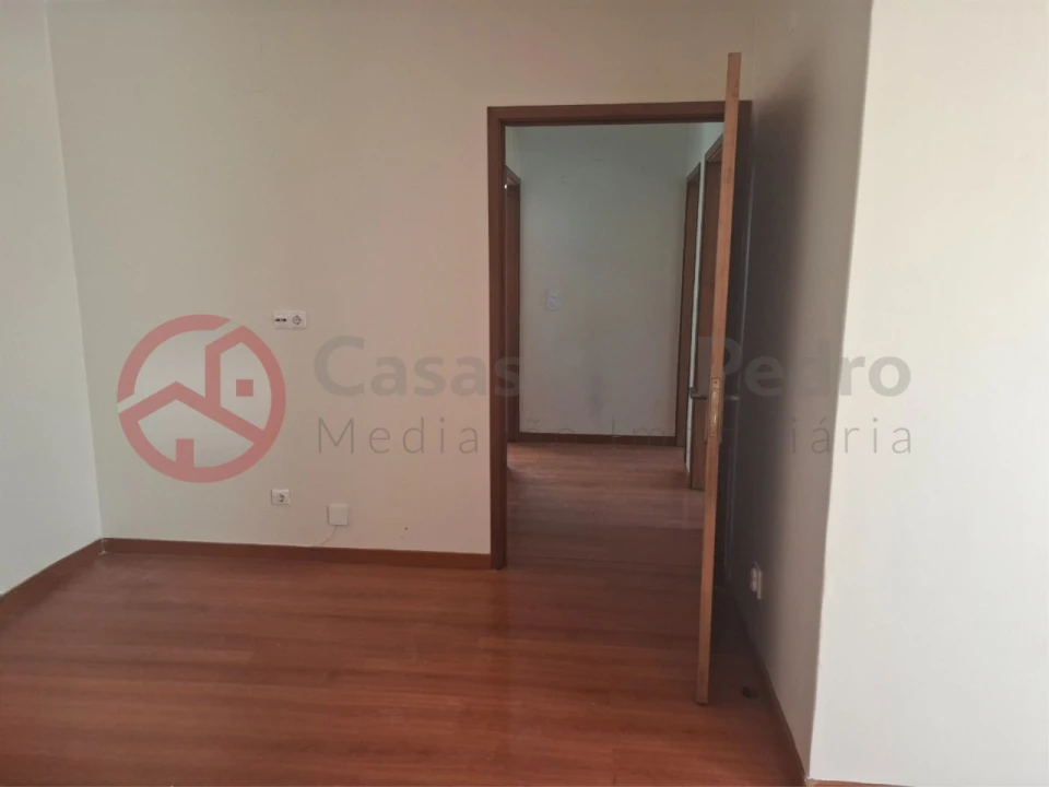 Apartamento T2 para Venda em Queluz e Belas Foto 9