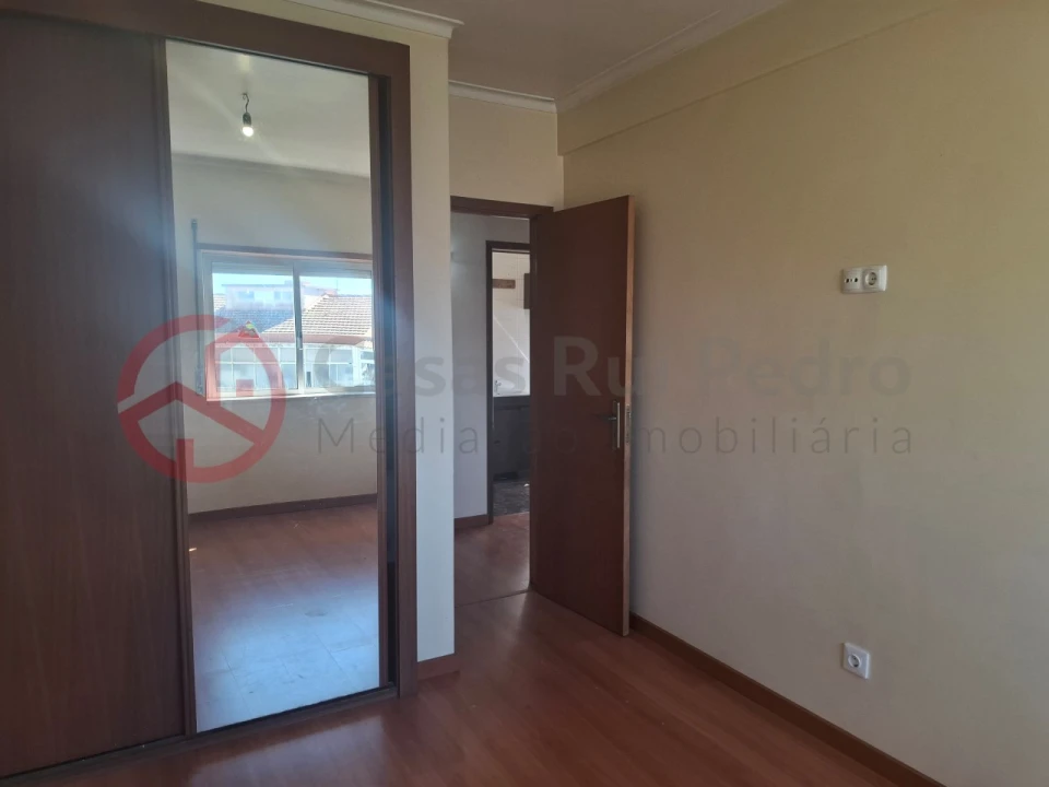 Apartamento T2 para Venda em Queluz e Belas Foto 15