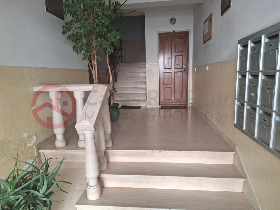 Apartamento T2 para Venda em Queluz e Belas Foto 22