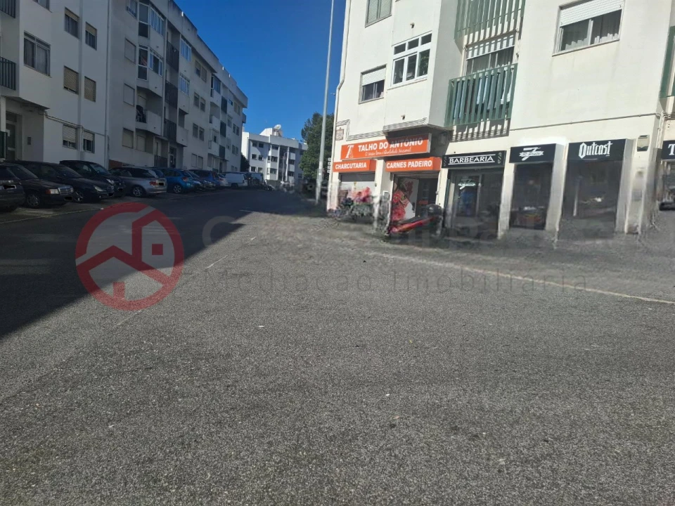 Apartamento T2 para Venda em Queluz e Belas Foto 24