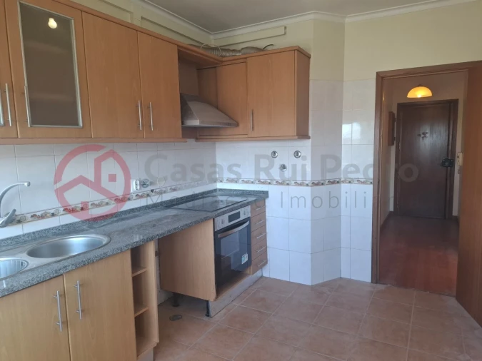 Apartamento T2 para Venda em Queluz e Belas Foto 3