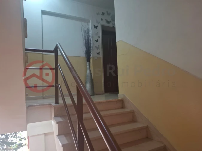 Apartamento T2 para Venda em Queluz e Belas Foto 18