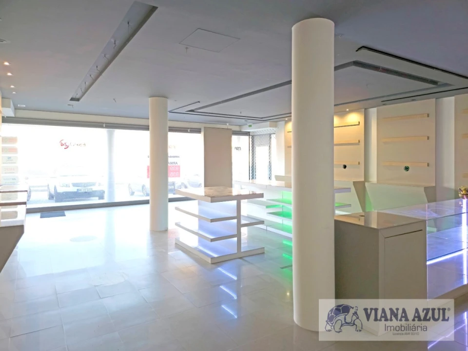 Loja para Arrendamento em Darque Foto 4