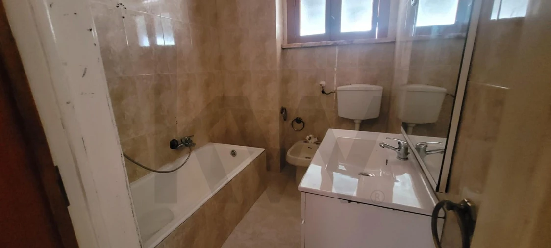 Apartamento T2 para Venda em Massamá e Monte Abraão Foto 13