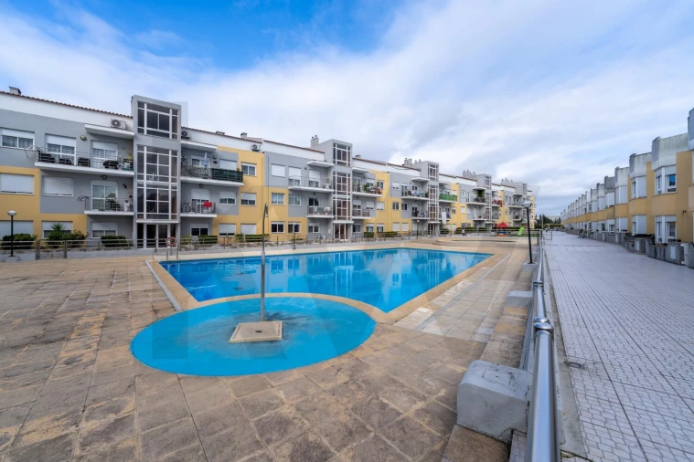 Apartamento T3 para Venda em Carregado e Cadafais Foto 34