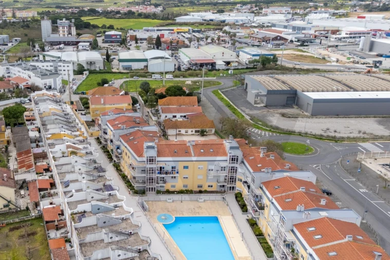 Apartamento T3 para Venda em Carregado e Cadafais Foto 37