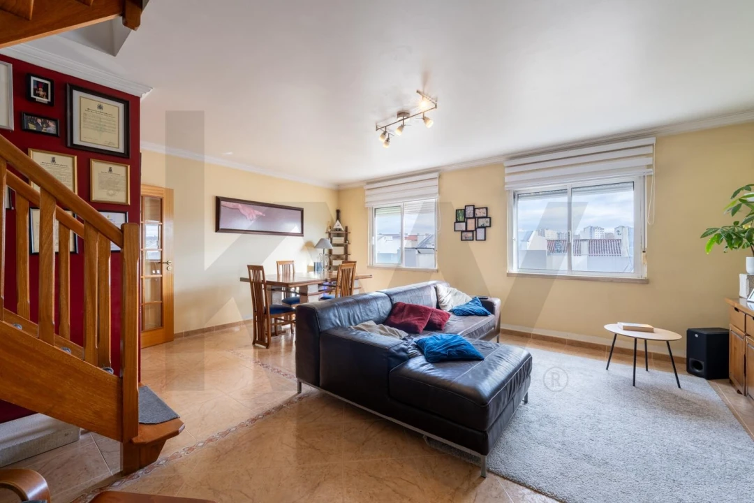 Apartamento T3 para Venda em Carregado e Cadafais Foto 1