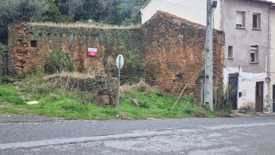 Terreno para Venda em Tortosendo Foto 4