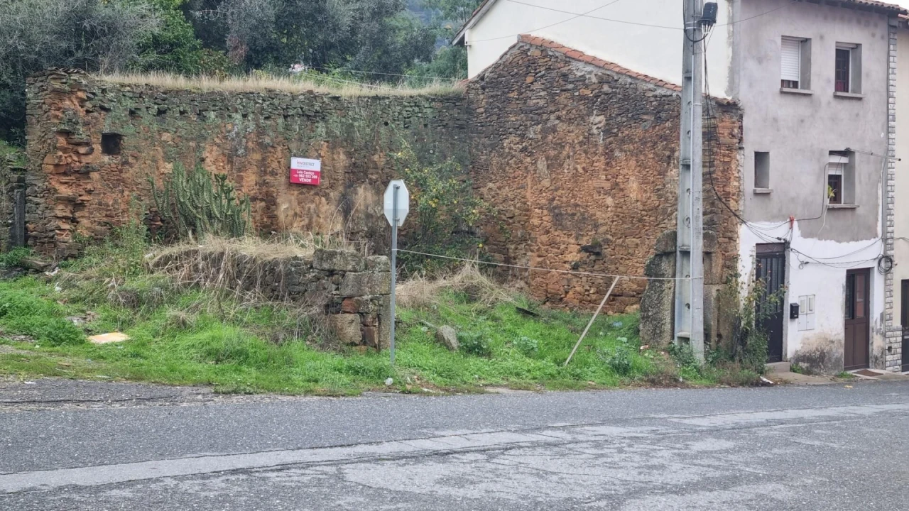 Terreno para Venda em Tortosendo Foto 4