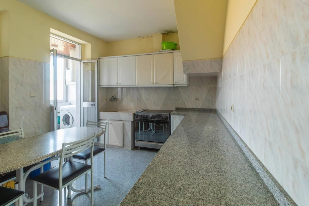 Prédio para Venda em Santa Marinha e São Pedro da Afurada Foto 11