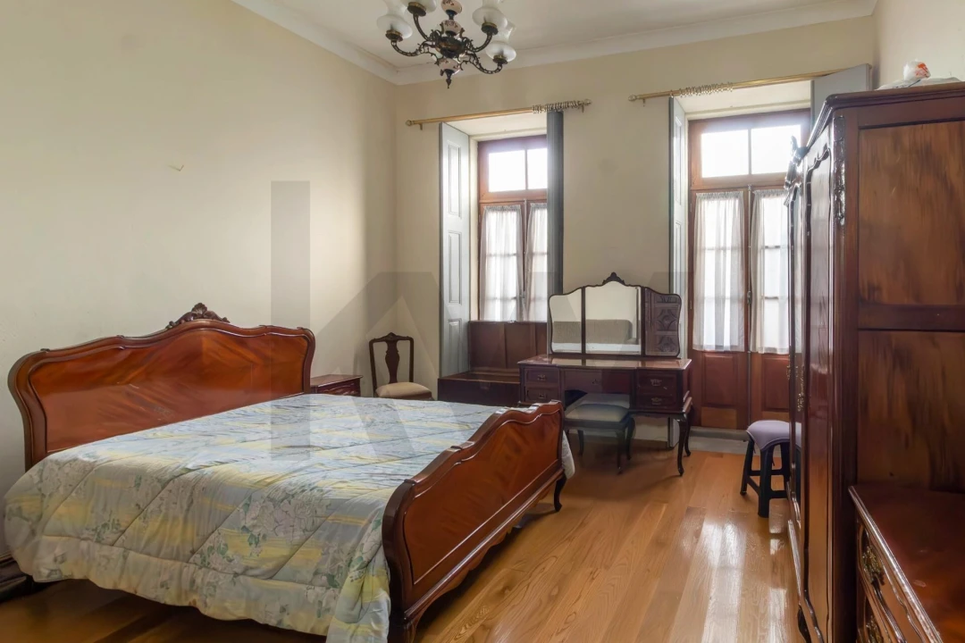 Prédio para Venda em Santa Marinha e São Pedro da Afurada Foto 5