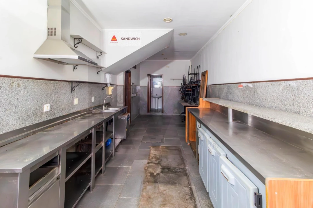 Prédio para Venda em Santa Marinha e São Pedro da Afurada Foto 20