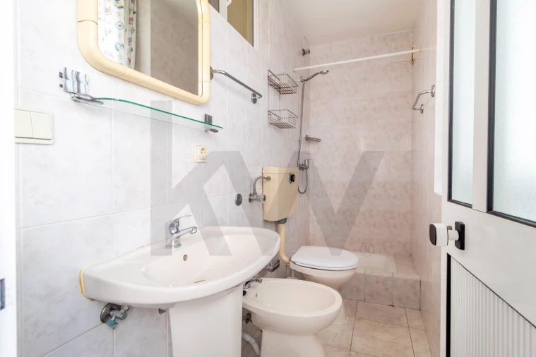 Prédio para Venda em Santa Marinha e São Pedro da Afurada Foto 16