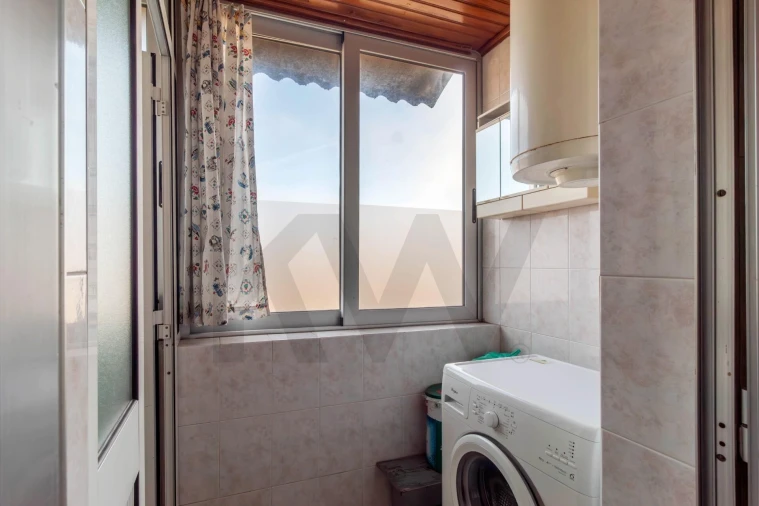 Prédio para Venda em Santa Marinha e São Pedro da Afurada Foto 10