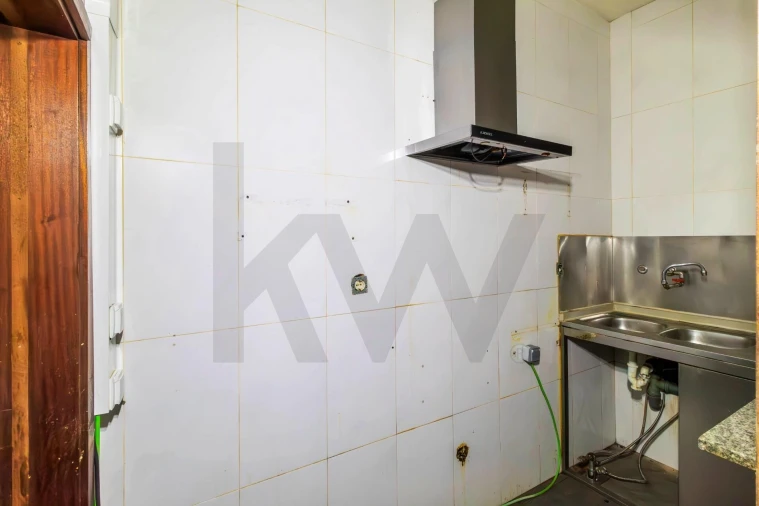 Prédio para Venda em Santa Marinha e São Pedro da Afurada Foto 21