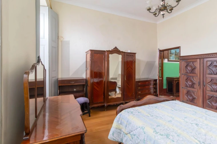 Prédio para Venda em Santa Marinha e São Pedro da Afurada Foto 2