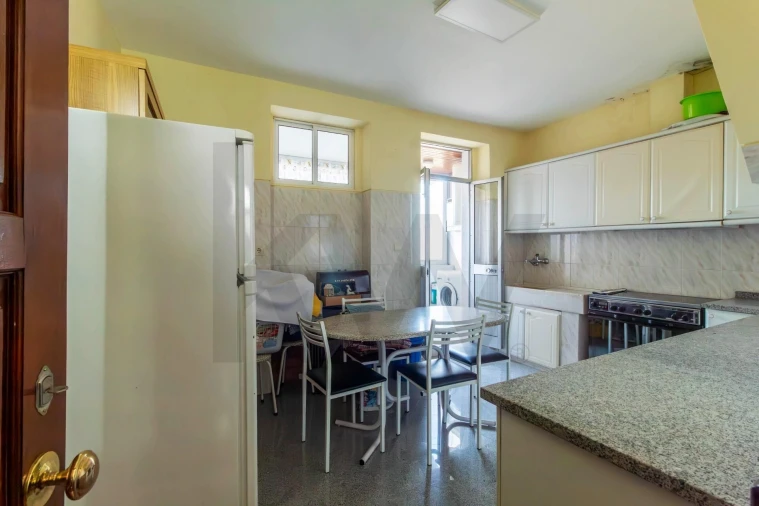 Prédio para Venda em Santa Marinha e São Pedro da Afurada Foto 9