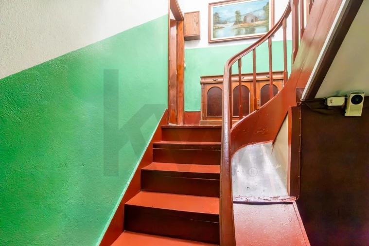 Prédio para Venda em Santa Marinha e São Pedro da Afurada Foto 4