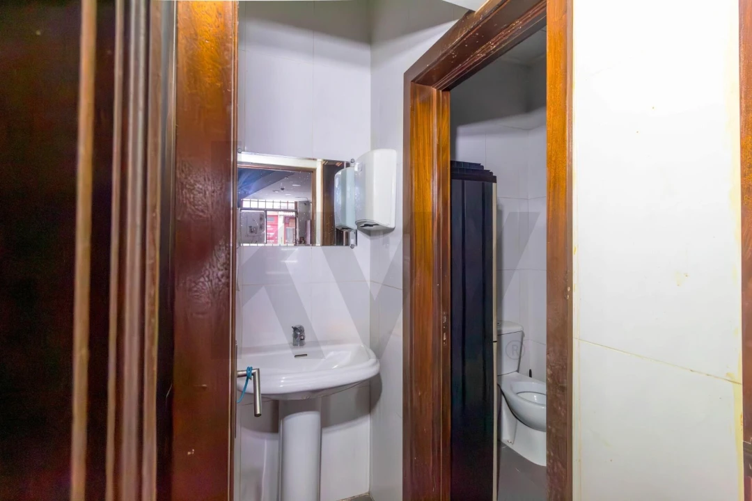 Prédio para Venda em Santa Marinha e São Pedro da Afurada Foto 18