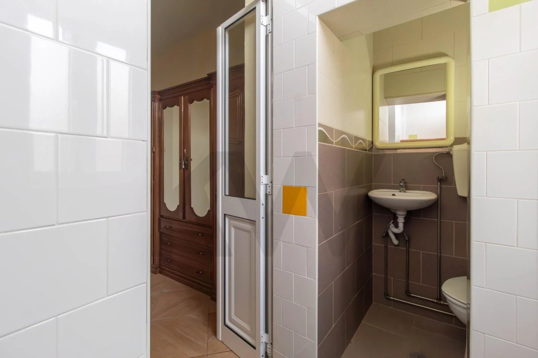 Prédio para Venda em Santa Marinha e São Pedro da Afurada Foto 8