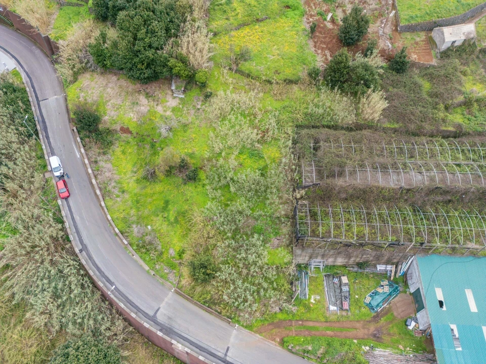 Terreno para Venda em Arco da Calheta Foto 2