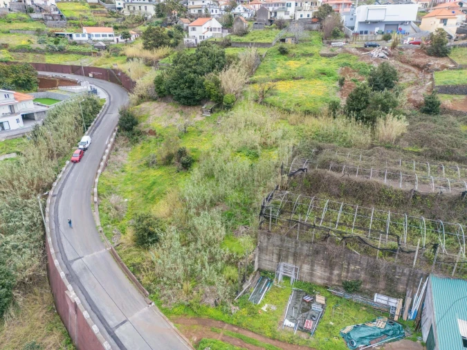 Terreno para Venda em Arco da Calheta Foto 3