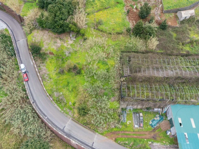 Terreno para Venda em Arco da Calheta Foto 2