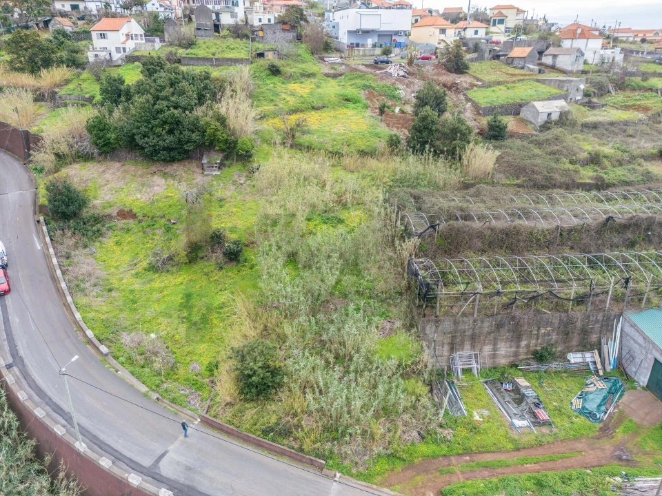 Terreno para Venda em Arco da Calheta Foto 7