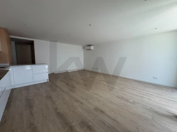 Apartamento T3 para Venda em Requeixo, Nossa Senhora de Fátima e Nariz